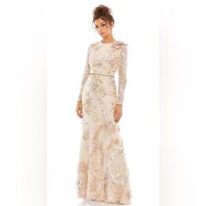Nwt Mac Duggal Floral Embroidered Lace Trumpet Gown in Blush